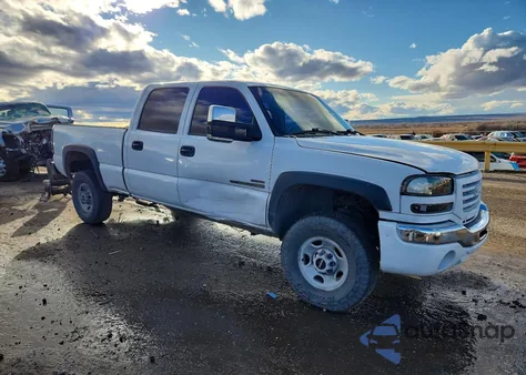 2005 GMC Sierra C2500 Heavy Duty из США, поврежденный, VIN 1GTHC23245F883494